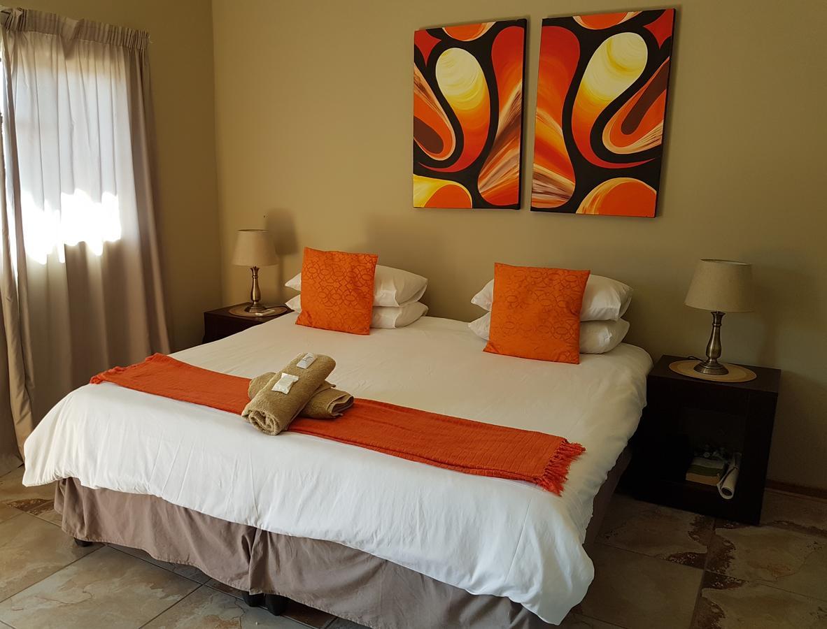 Mckala Guesthouse Kimberley Bagian luar foto