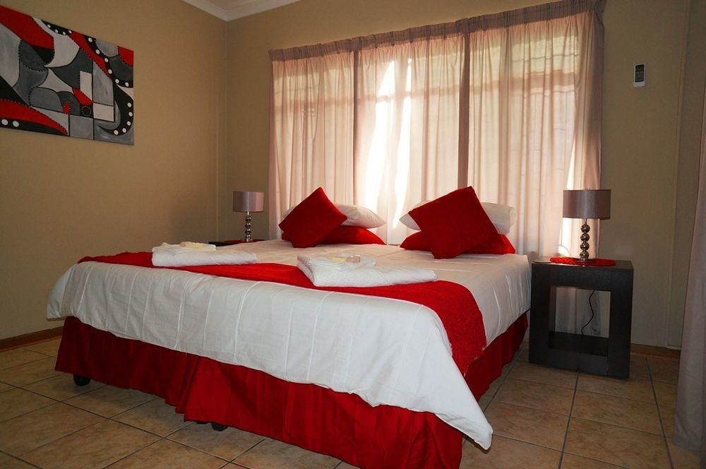 Mckala Guesthouse Kimberley Bagian luar foto