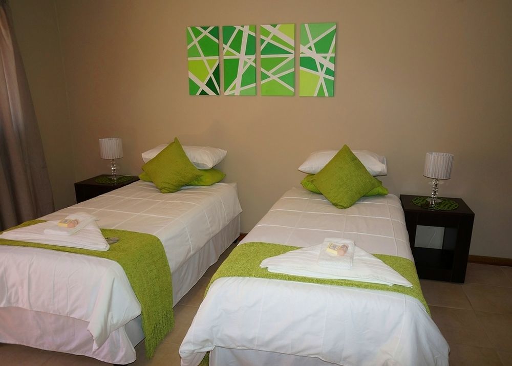 Mckala Guesthouse Kimberley Bagian luar foto
