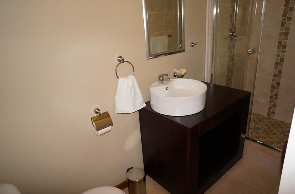 Mckala Guesthouse Kimberley Bagian luar foto